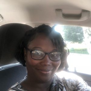 Meet your Posher, Lorine